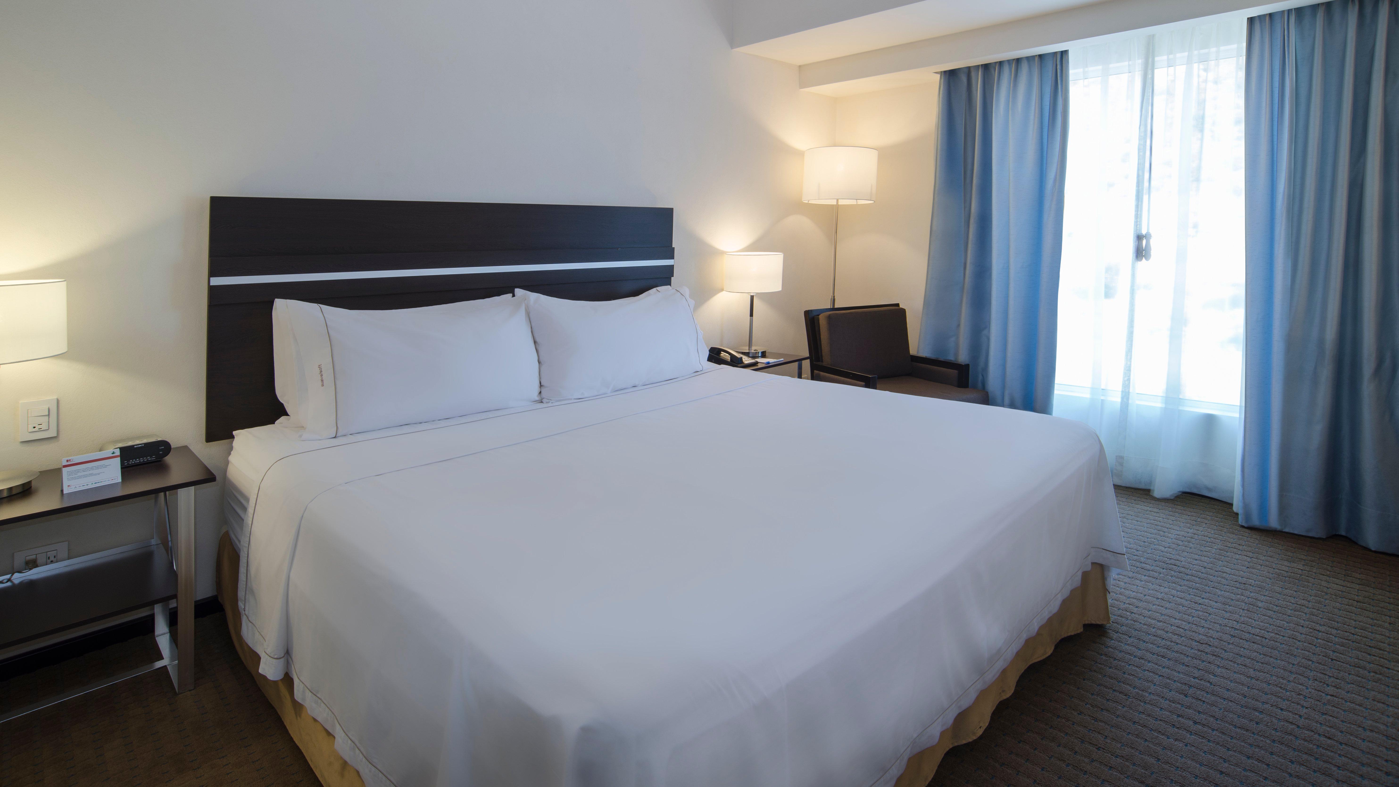 Holiday Inn Express Guaymas By Ihg Екстериор снимка A typical bedroom at the Residence Inn