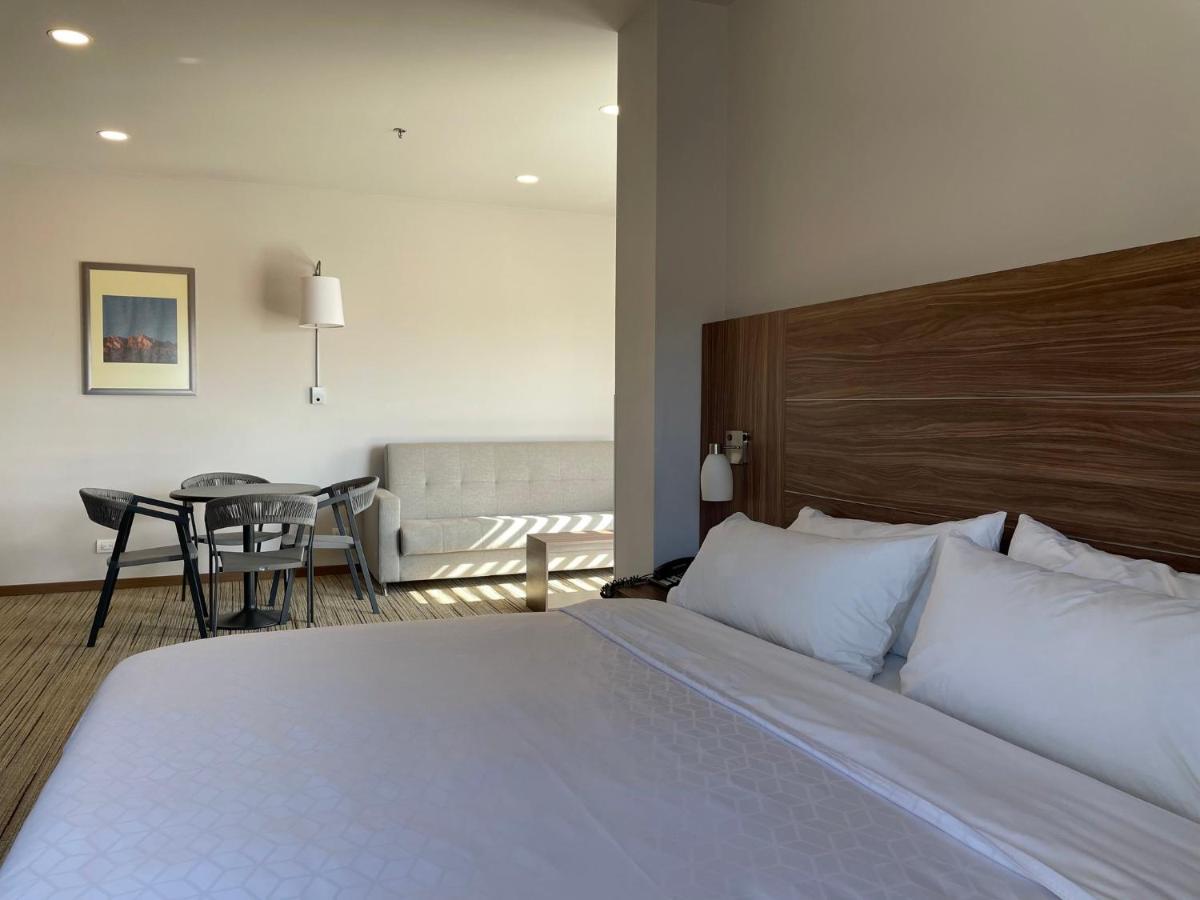 Holiday Inn Express Guaymas By Ihg Екстериор снимка A room at the hotel