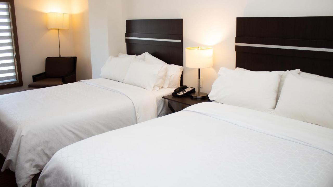 Holiday Inn Express Guaymas By Ihg Екстериор снимка A typical room at the Hilton Garden Inn