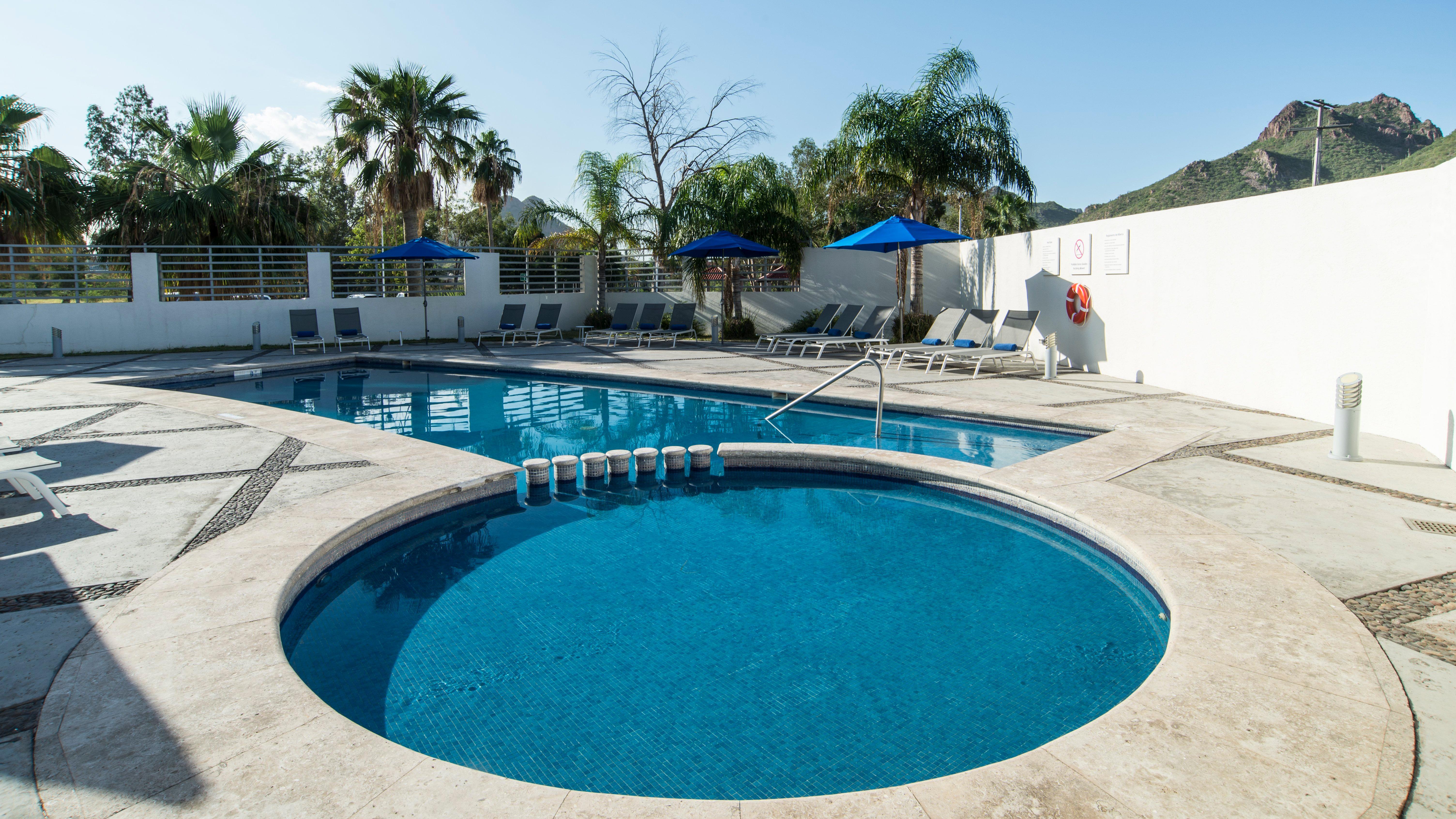 Holiday Inn Express Guaymas By Ihg Екстериор снимка Swimming pool