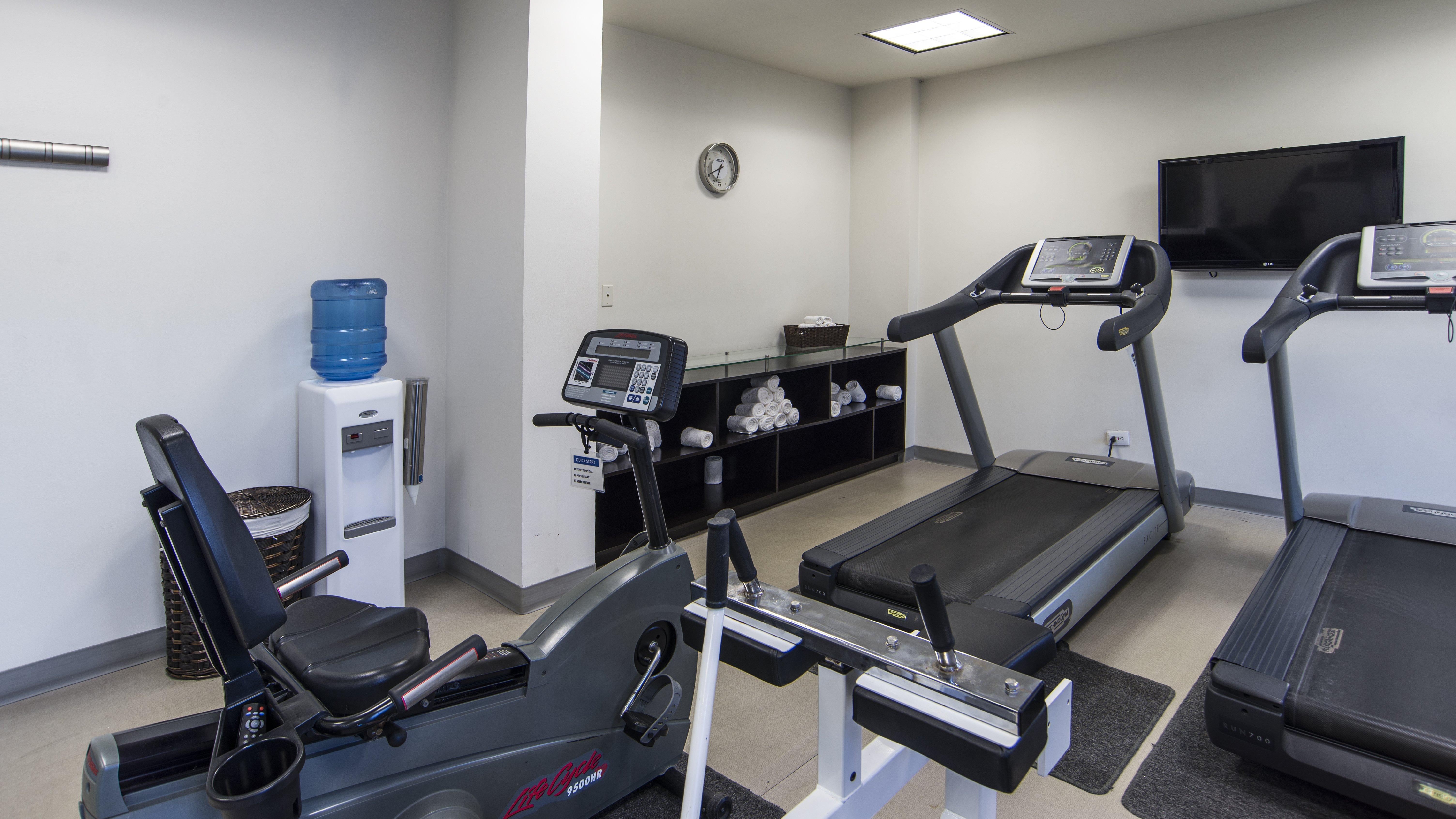 Holiday Inn Express Guaymas By Ihg Екстериор снимка A treadmill in a gym
