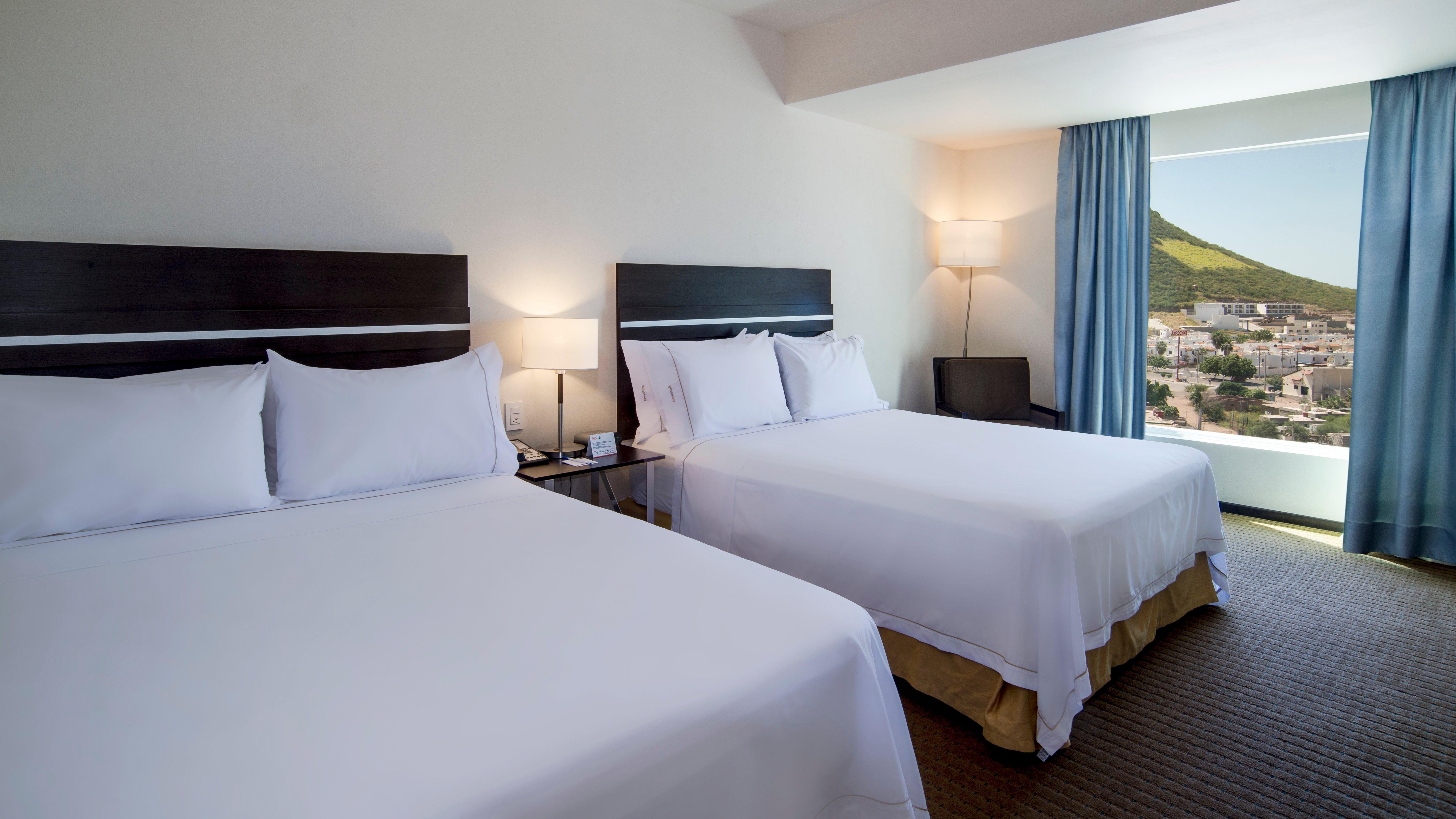 Holiday Inn Express Guaymas By Ihg Екстериор снимка A typical guest room at the Hilton San Diego Bayfront
