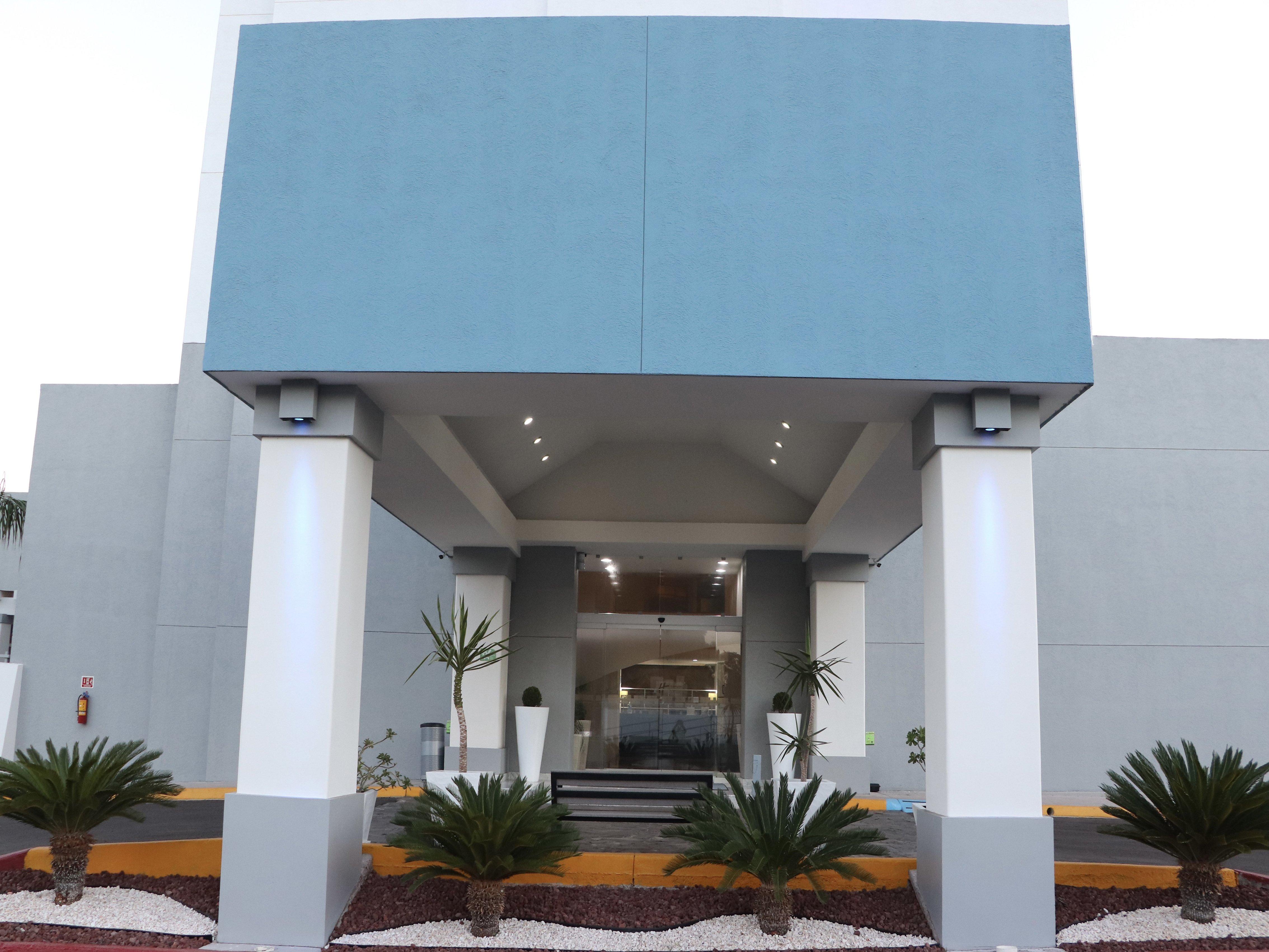 Holiday Inn Express Guaymas By Ihg Екстериор снимка Entrance to the hotel
